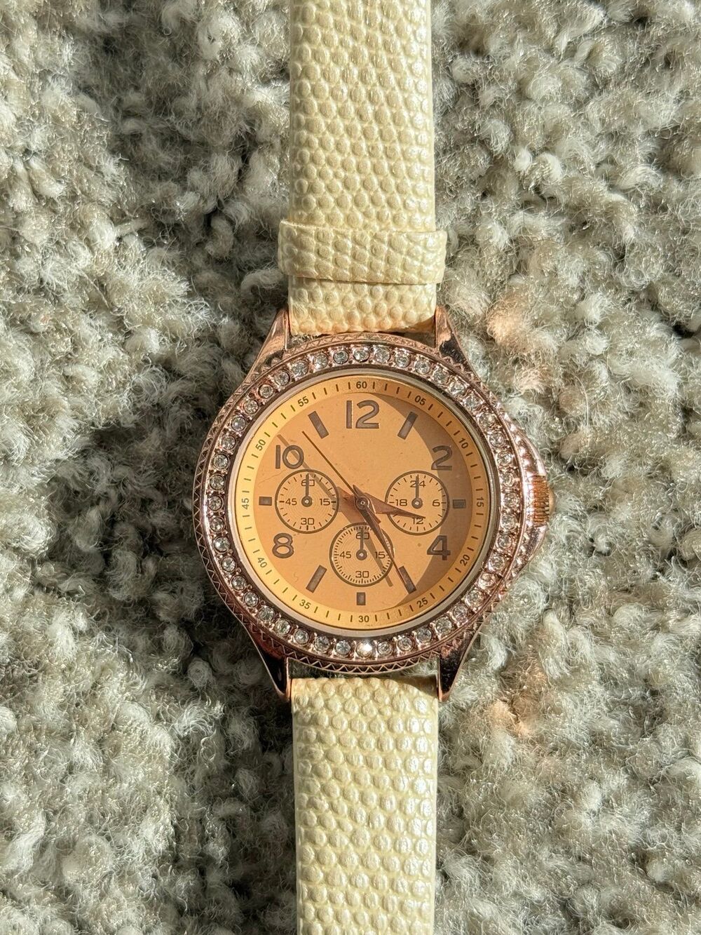 rose gold watch - Picture 5 of 5